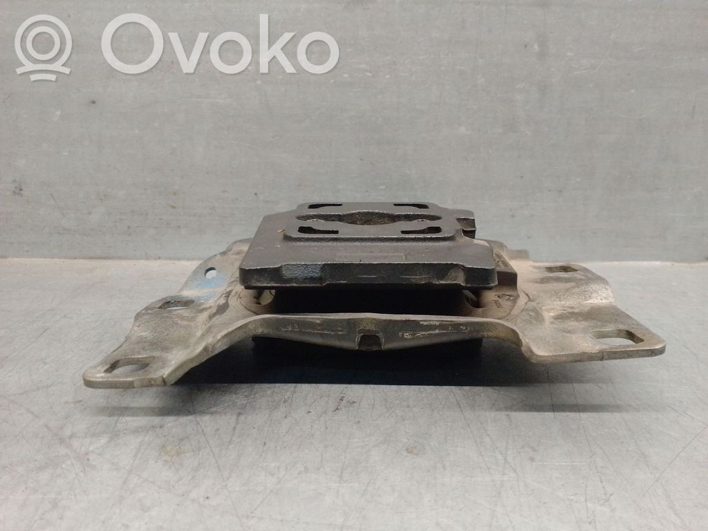 Ford Focus Engine mount bracket 