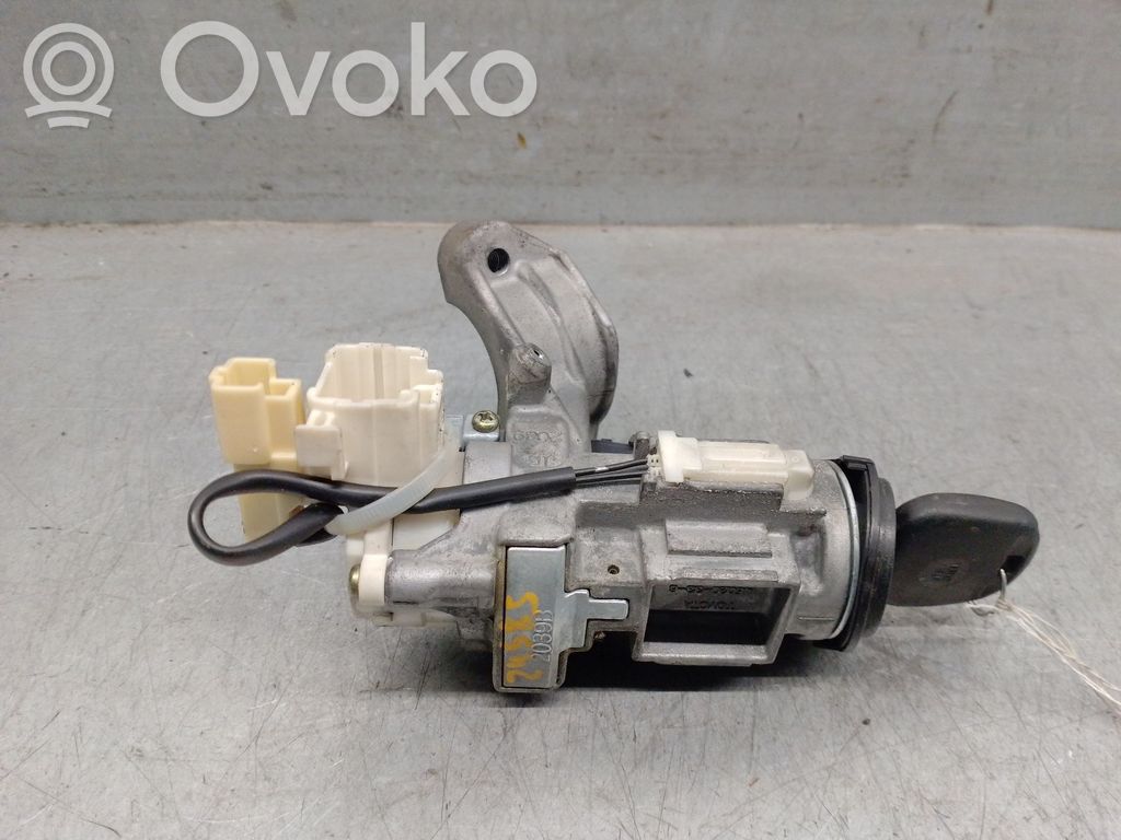 Toyota Corolla E110 Virtalukko 