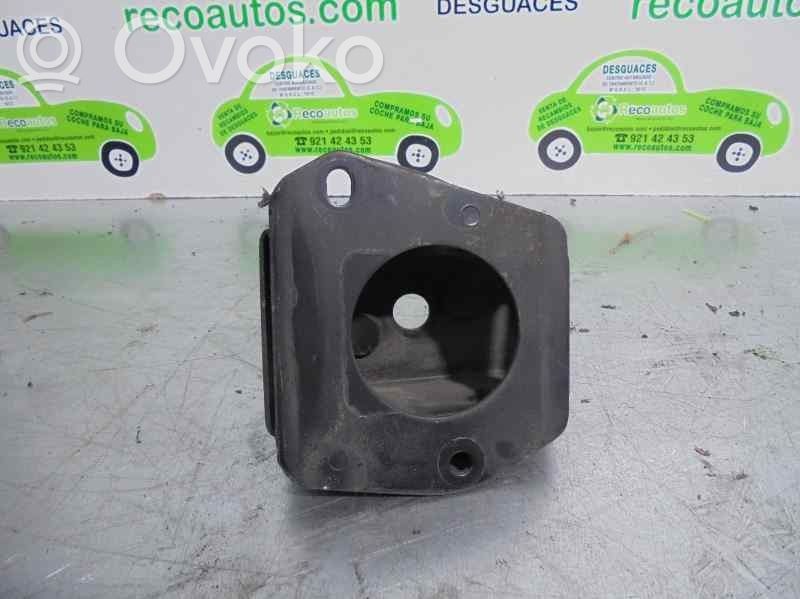 Toyota Prius (XW20) Uchwyt / Mocowanie zderzaka przedniego 