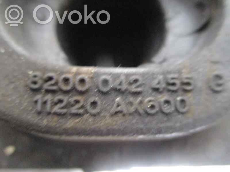 Nissan Primera Engine mount bracket 