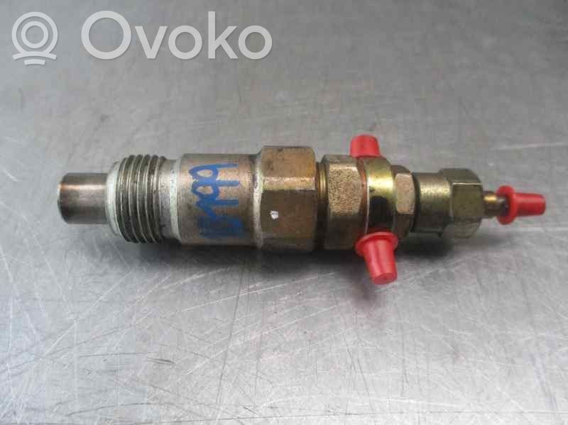 Nissan Vanette Fuel injector 