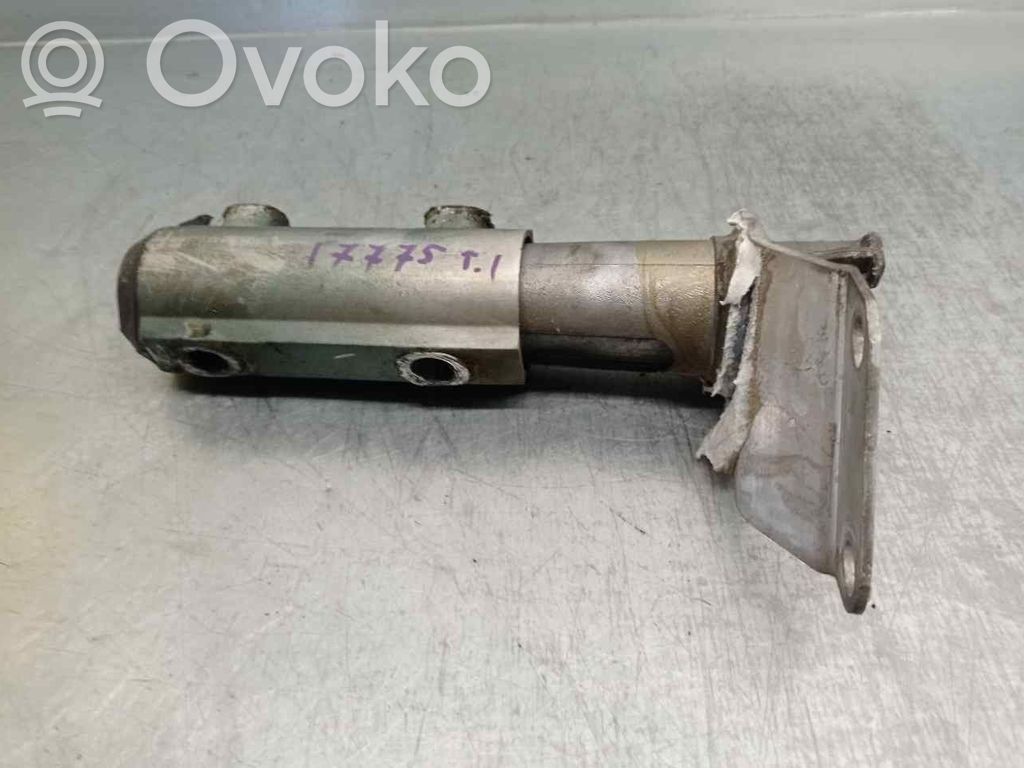 Front bumper mounting bracket   8A0807331A,CESTA38B