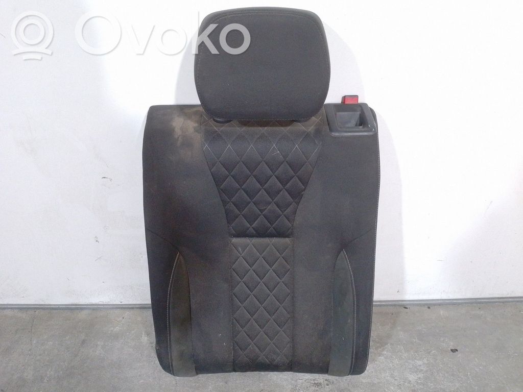 Skoda Kamiq Takaistuin 