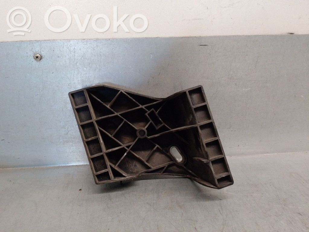 Front bumper mounting bracket   4D0807572,CESTA7B