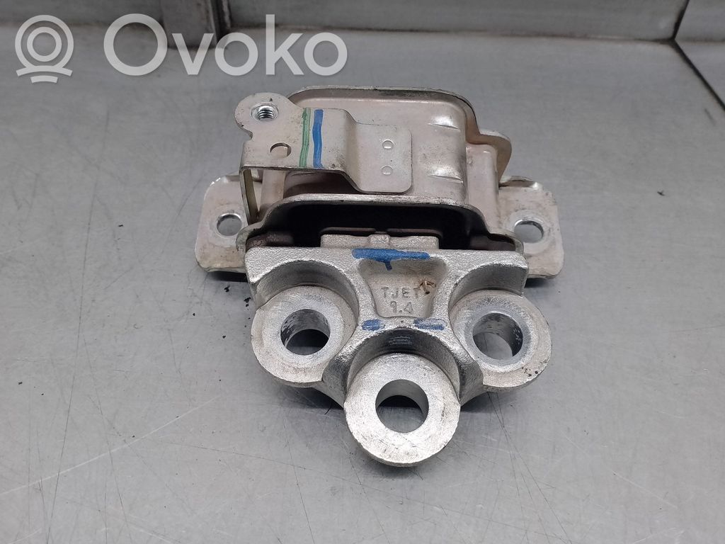 Fiat Tipo Engine mount bracket 
