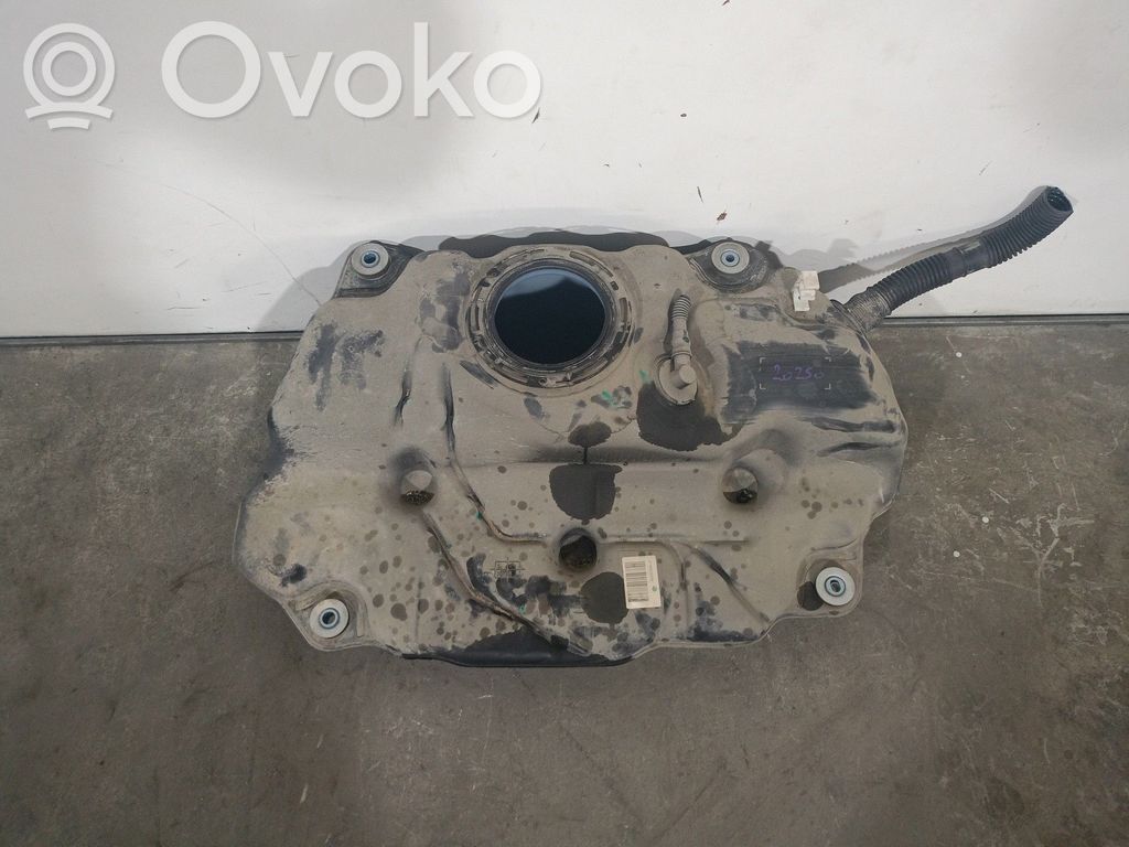 Toyota Yaris Zbiornik paliwa 