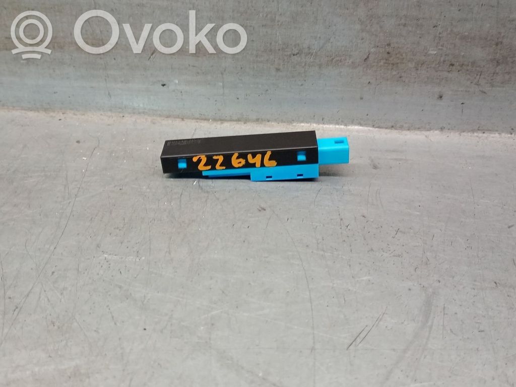 Lexus IS 220D-250-350 Radion antenni 