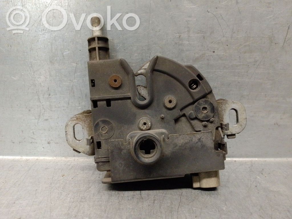 Ford Focus Tie down hook / loop 