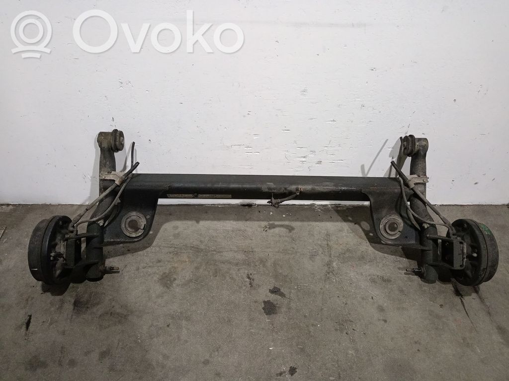 Suzuki Swift I Eje trasero con reductor 