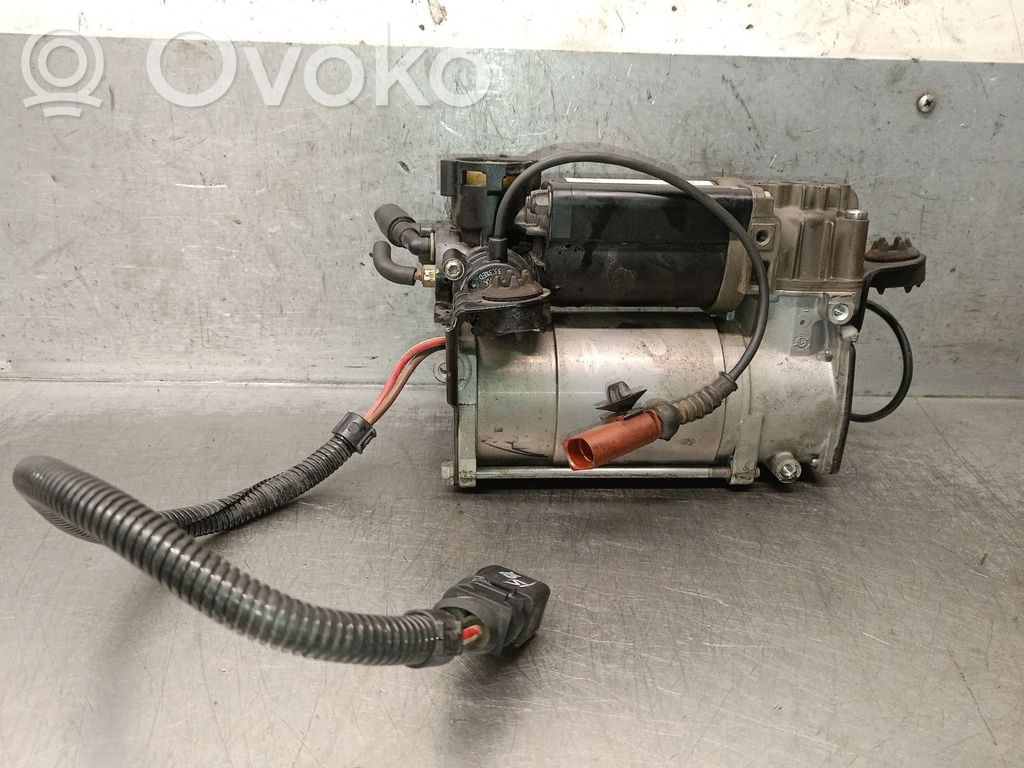 Audi A8 S8 D3 4E Air suspension compressor/pump 