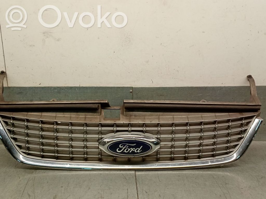 Ford Mondeo MK IV Etusäleikkö 