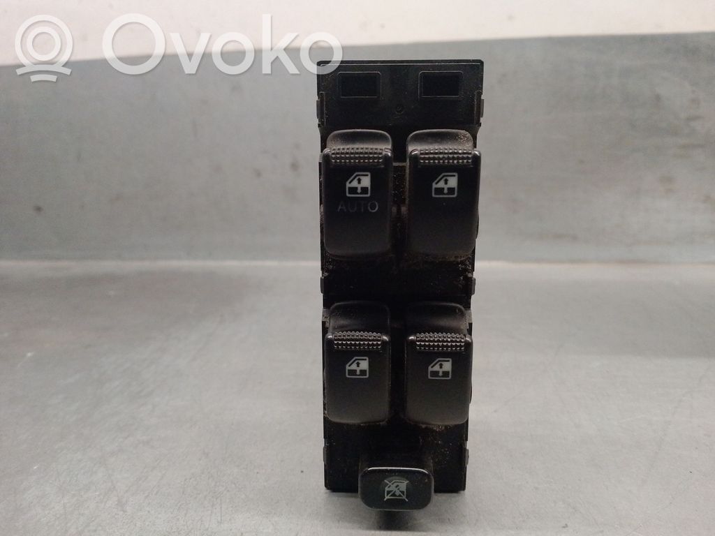 Hyundai Matrix Electric window control switch 
