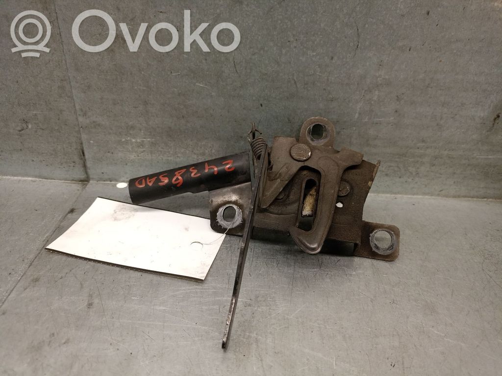 Subaru Forester SH Tie down hook / loop 