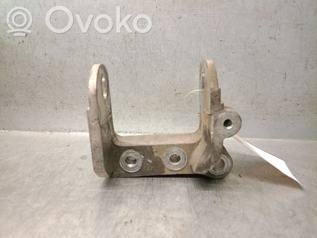 Jeep Compass Engine mount bracket 