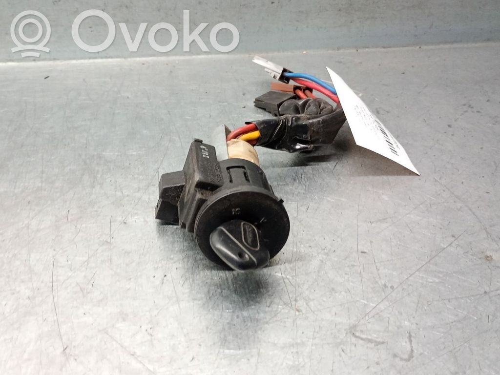 Citroen Saxo Užvedimo spynelė 