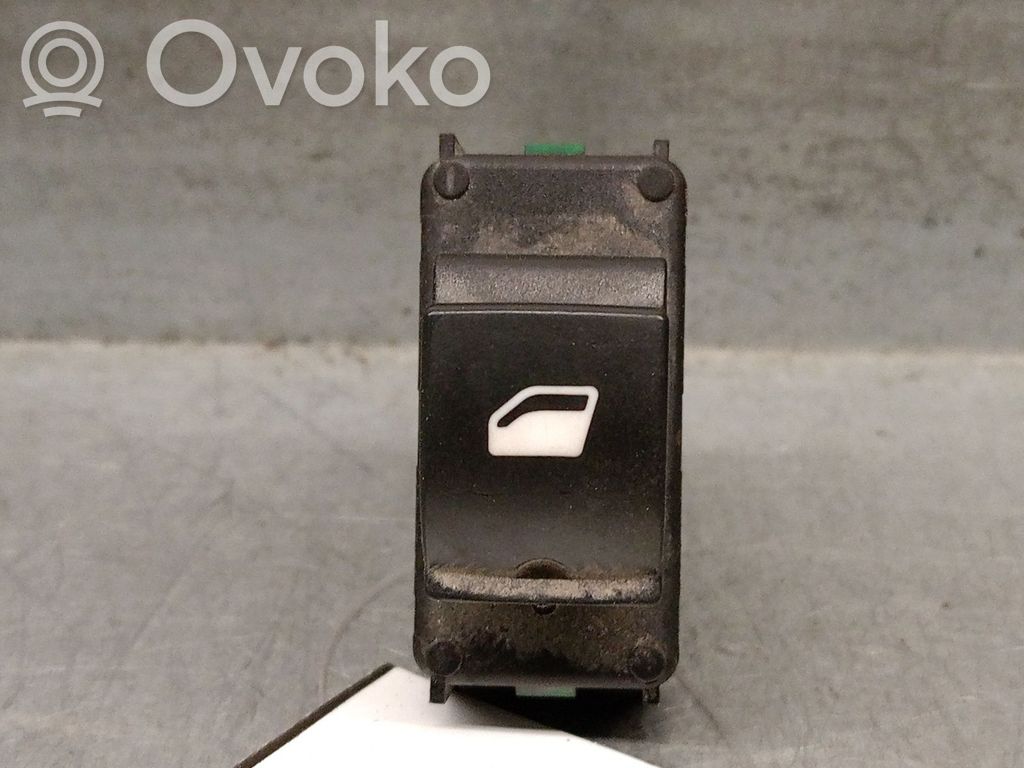 Opel Combo E Electric window control switch 