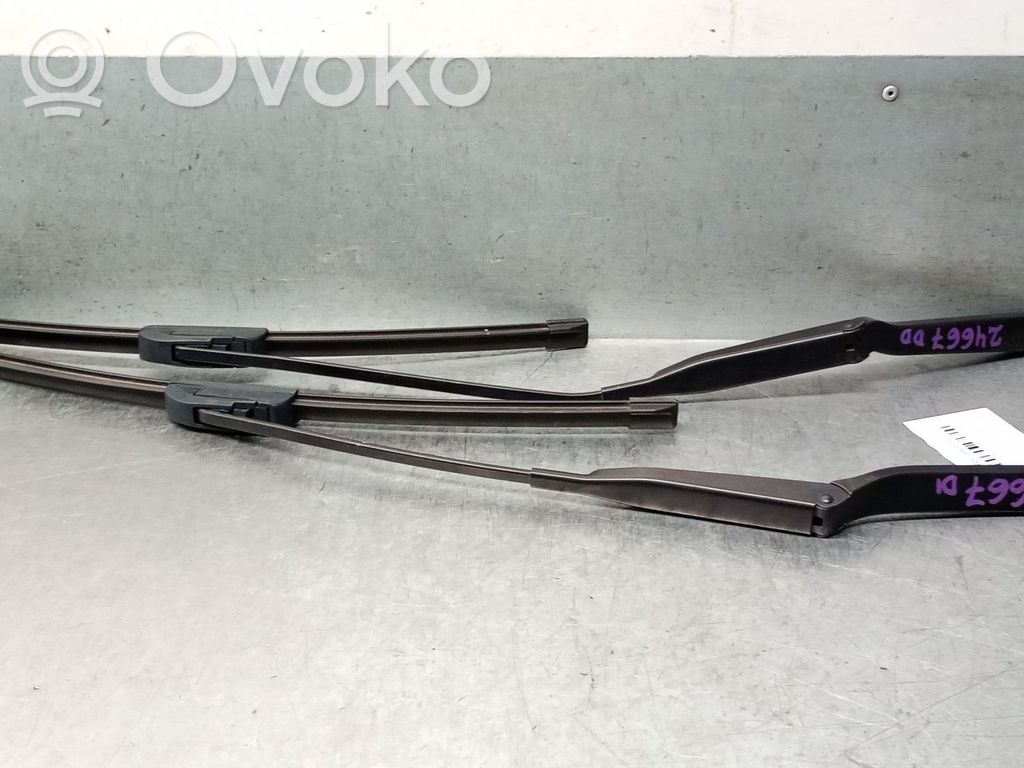 BMW 3 E36 Front wiper blade arm 
