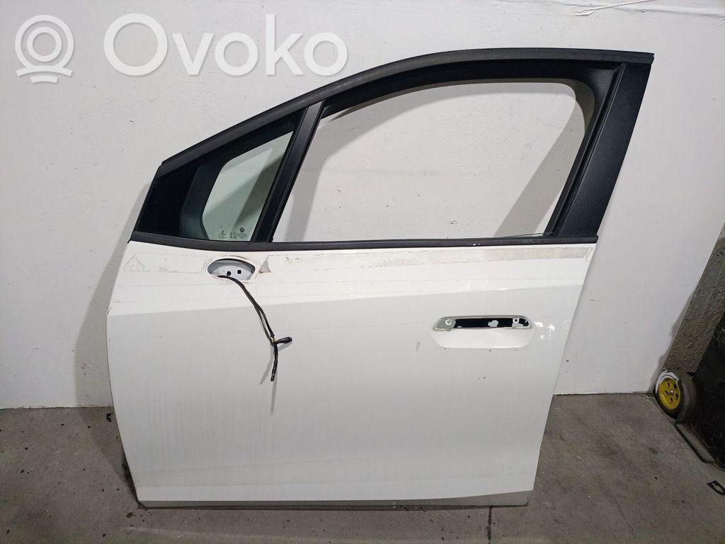 BMW 2 F46 Дверь 