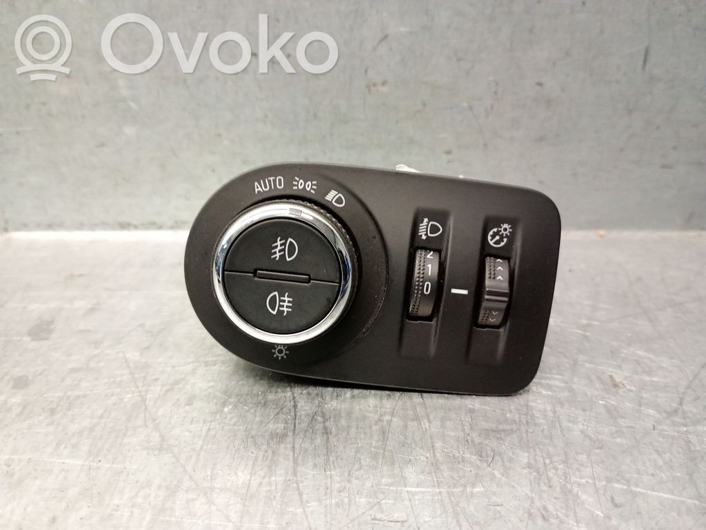 Opel Crossland X Interruptor de control del panel de luces 