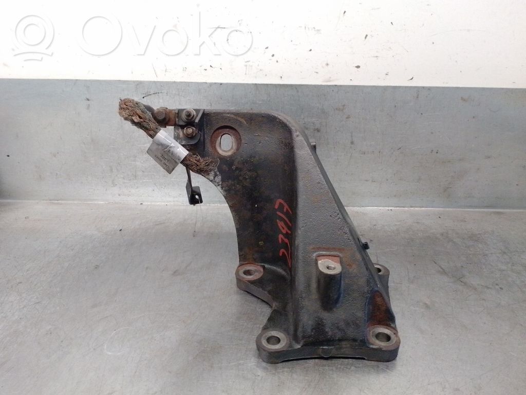 Land Rover Range Rover Sport L320 Engine mount bracket 