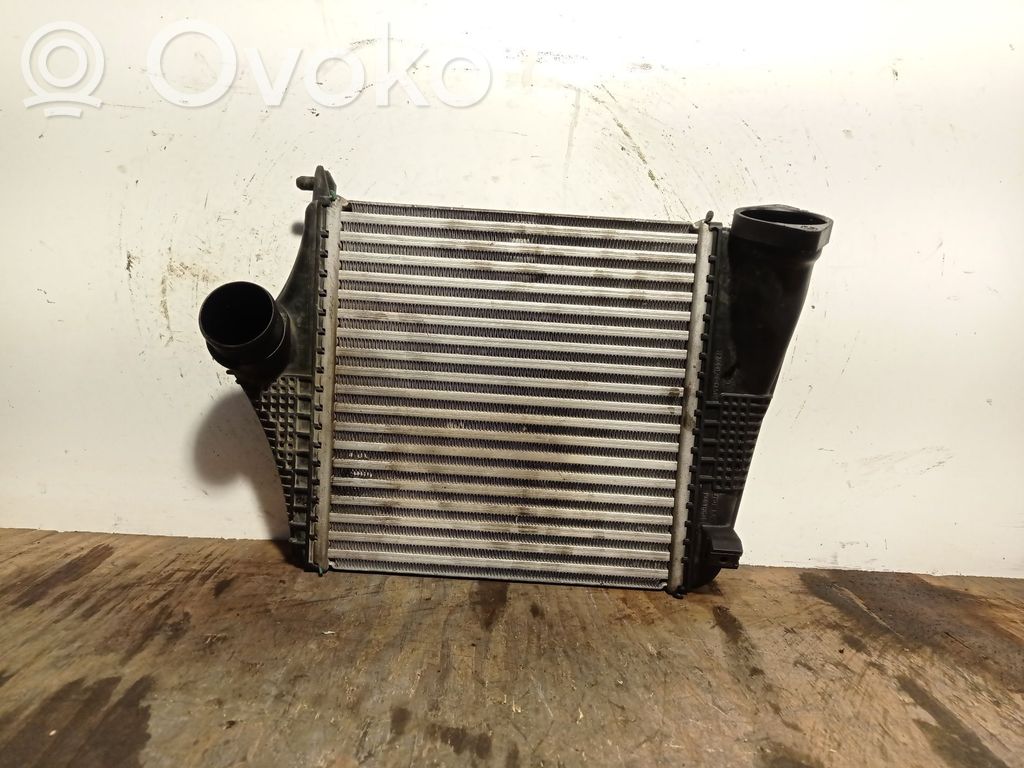 Audi Q7 4M Interkūlerio radiatorius 