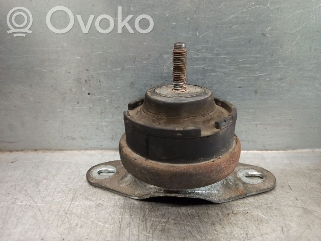 Citroen Saxo Moottorin kiinnikekorvake 