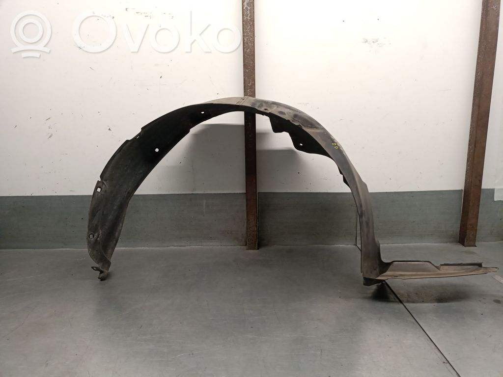 KIA Carens II Nadkole przednie 