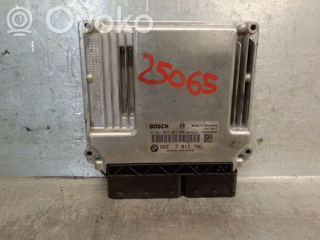 BMW 1 E81 E87 Engine control unit/module 