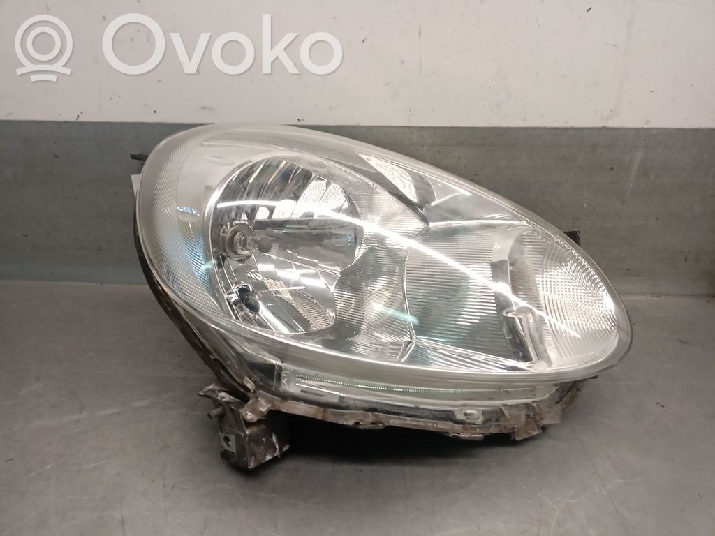 Nissan Micra Lampa przednia 