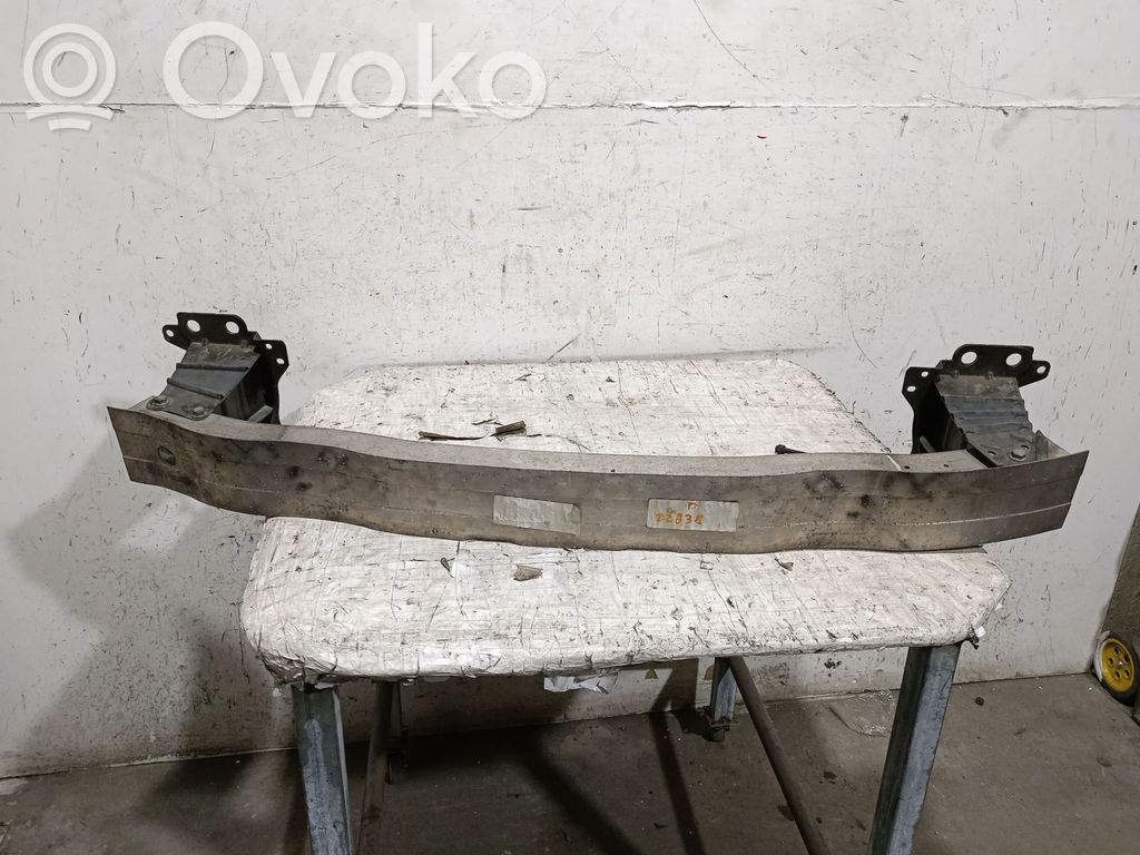 Audi A3 S3 8P Etupuskurin kannake