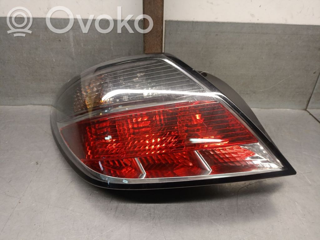 Opel Astra H Lampă spate în caroserie 