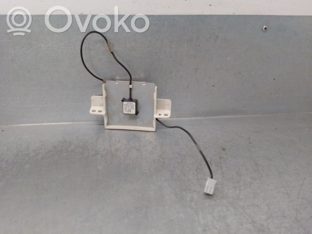 Lexus IS 220D-250-350 Antena radiowa 