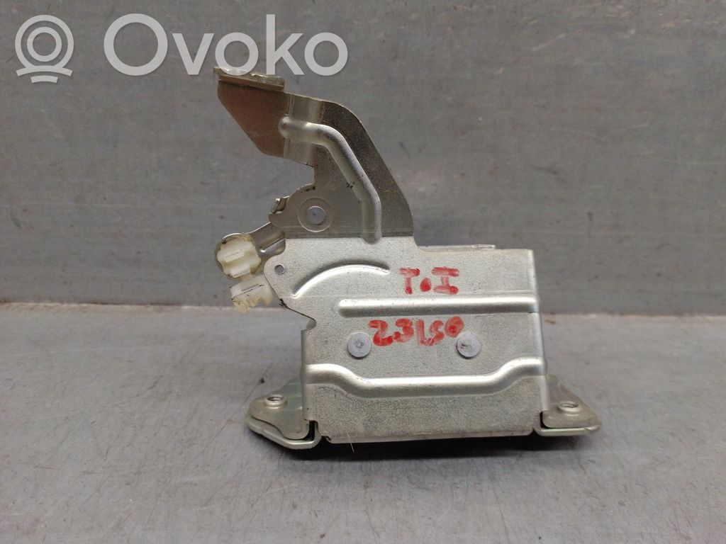 Nissan NV200 Takaoven lukko 
