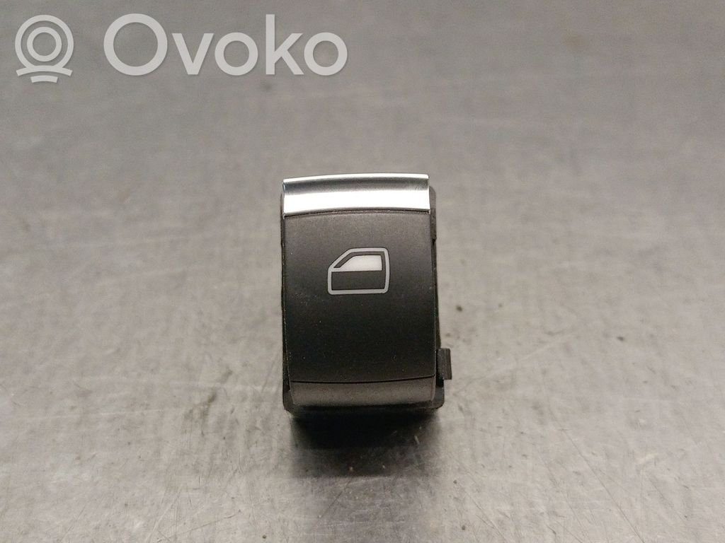 Audi A3 S3 8P Electric window control switch 