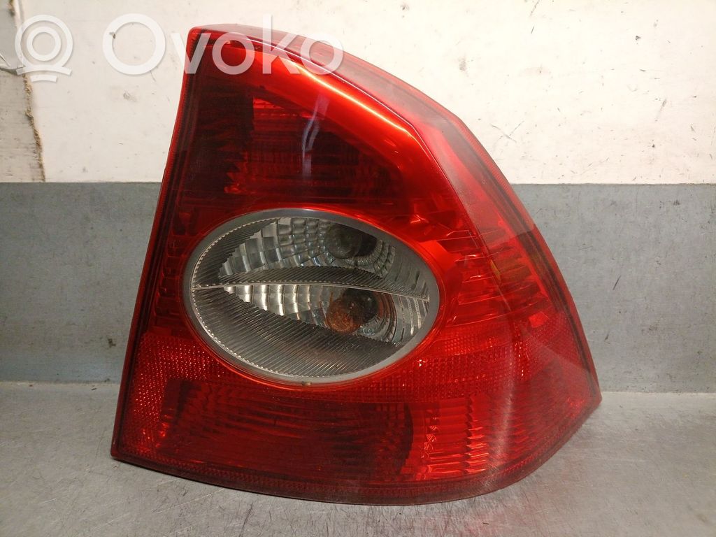 Ford Focus Задний фонарь в кузове 