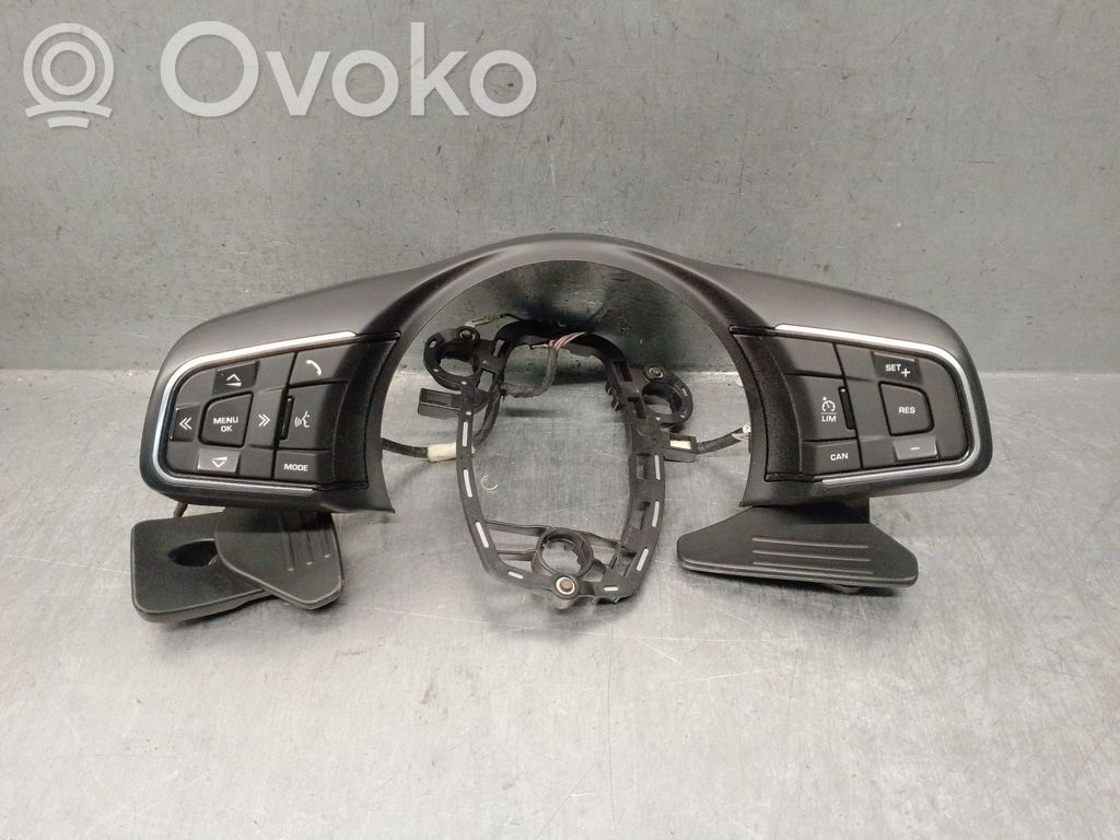Jaguar F-Pace Steering wheel buttons/switches 