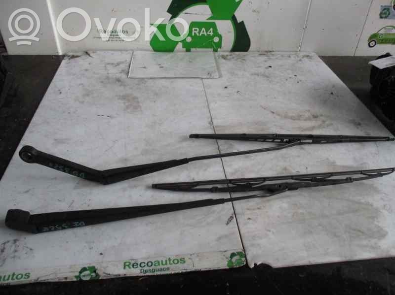 Rover 75 Front wiper blade arm 