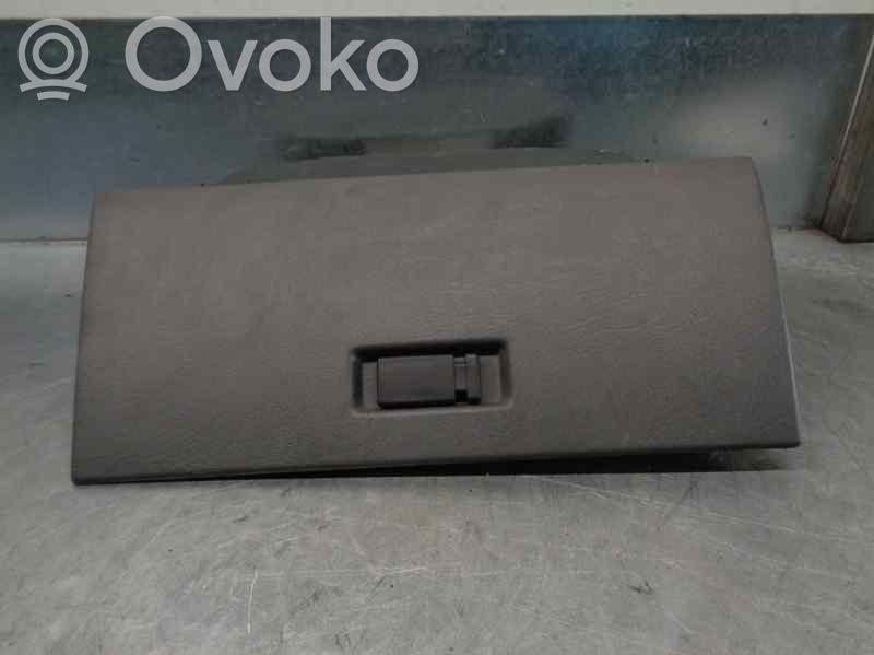 Schowek deski rozdzielczej   FFB10041