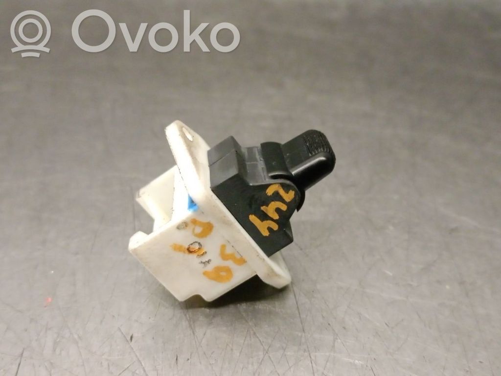 Electric window control switch   16K4F