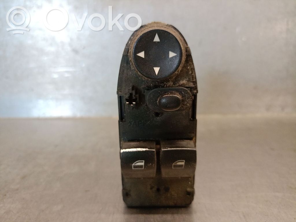 BMW 1 E81 E87 Electric window control switch 