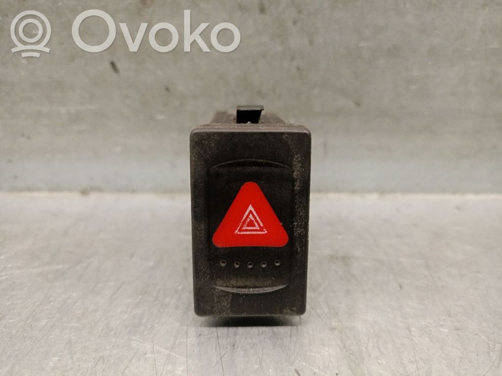 Volkswagen Passat Alltrack Interruttore luci di emergenza 