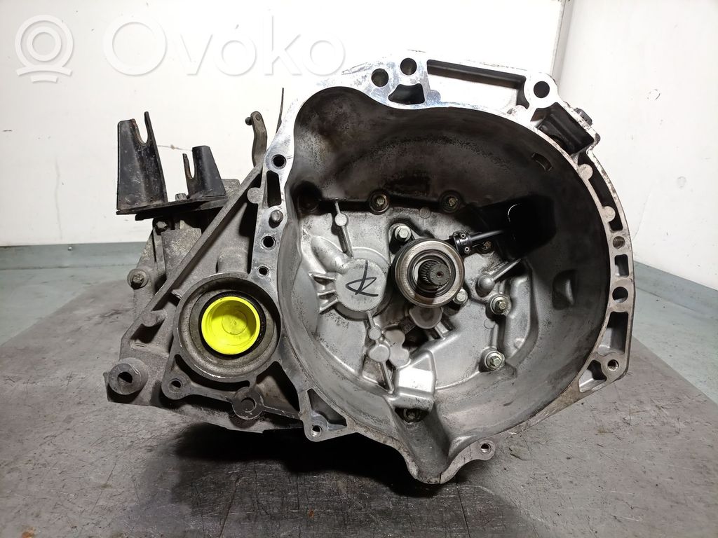 Nissan Note (E11) Scatola del cambio manuale a 5 velocità 