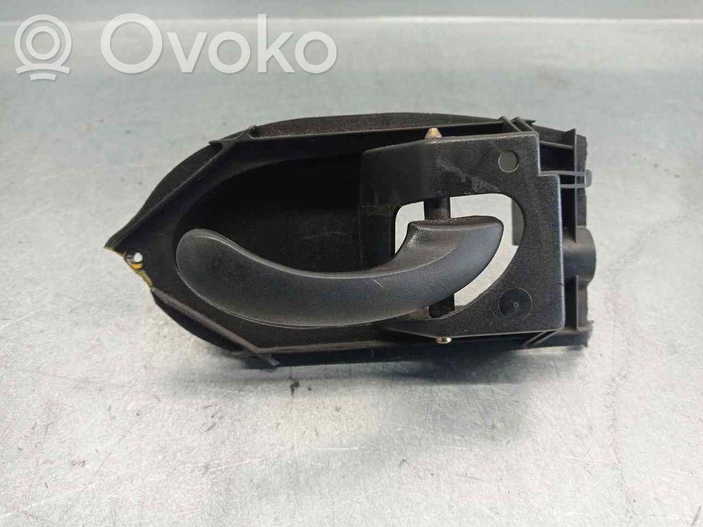 Front door interior handle   3PUERTAS