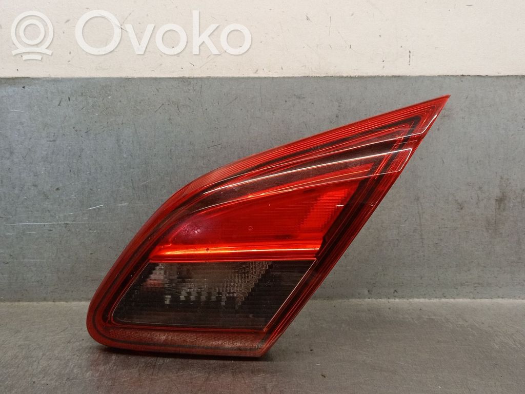 Opel Corsa E Lampă spate în caroserie 