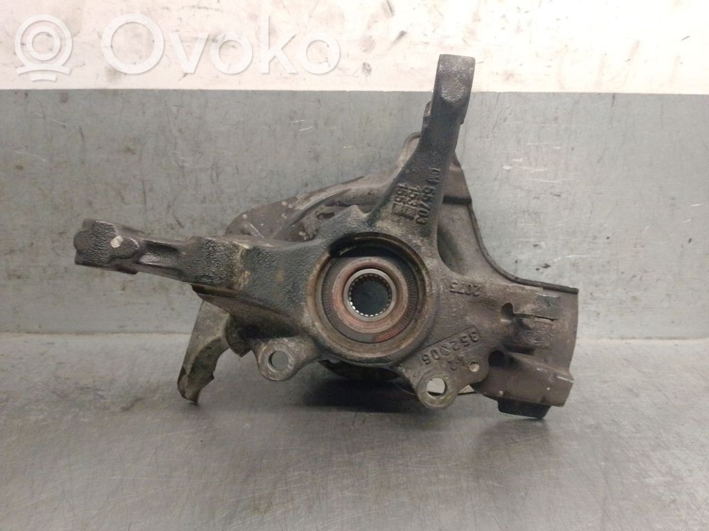 Opel Corsa D Achsschenkel vorne 