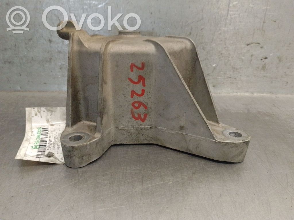 Chevrolet Cruze Gearbox mount 