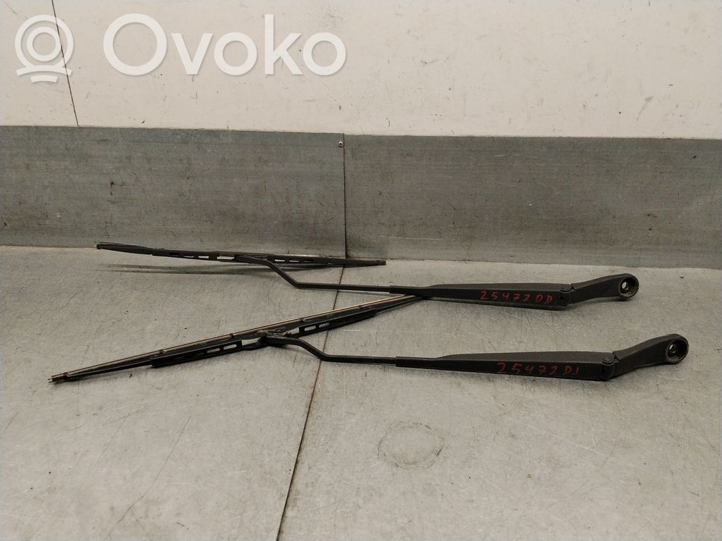 Nissan Micra Ramię wycieraczki szyby przedniej / czołowej 