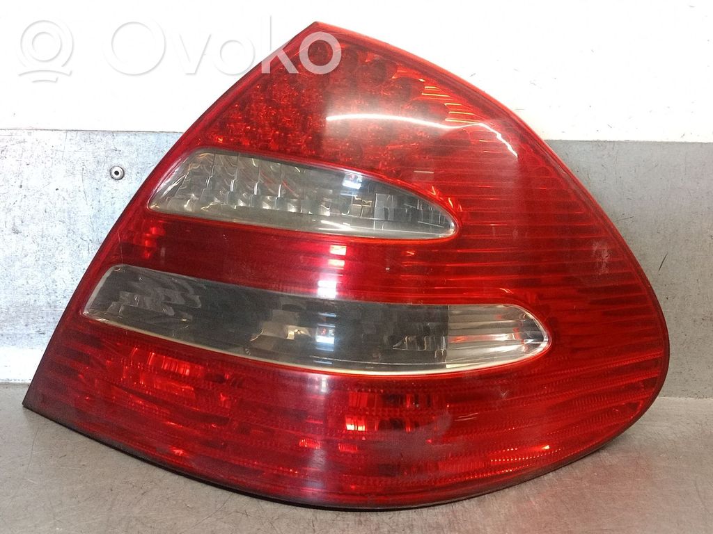 Mercedes-Benz E W210 Lampă spate în caroserie 