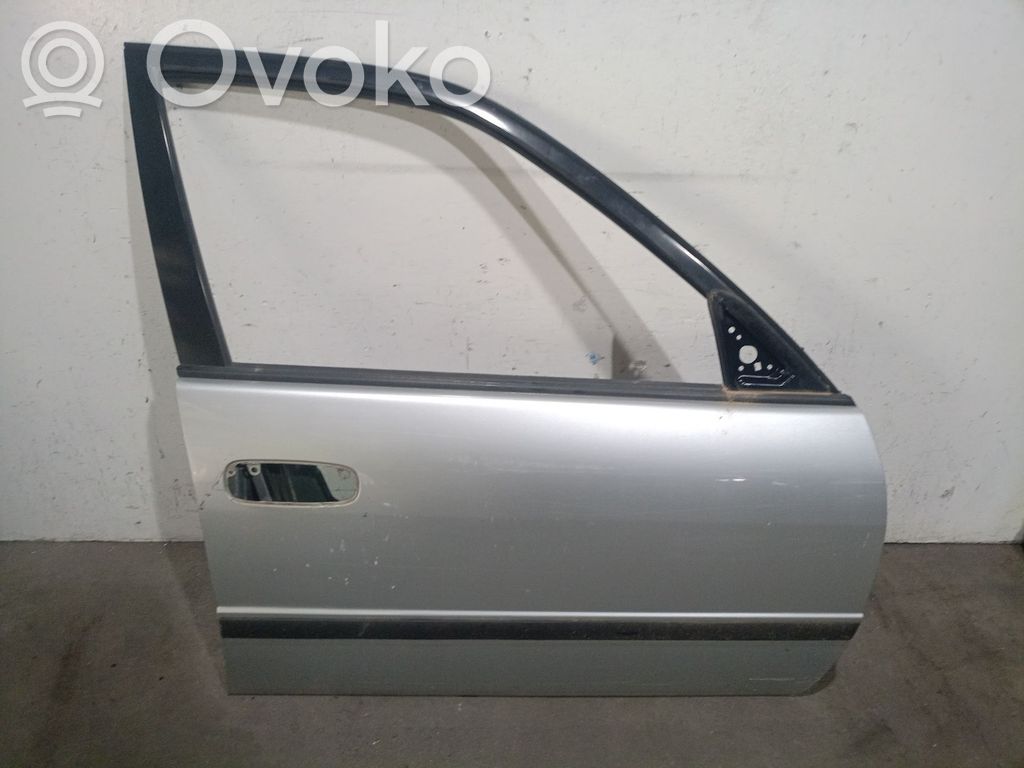 Puerta delantera   670011A560,670011A560