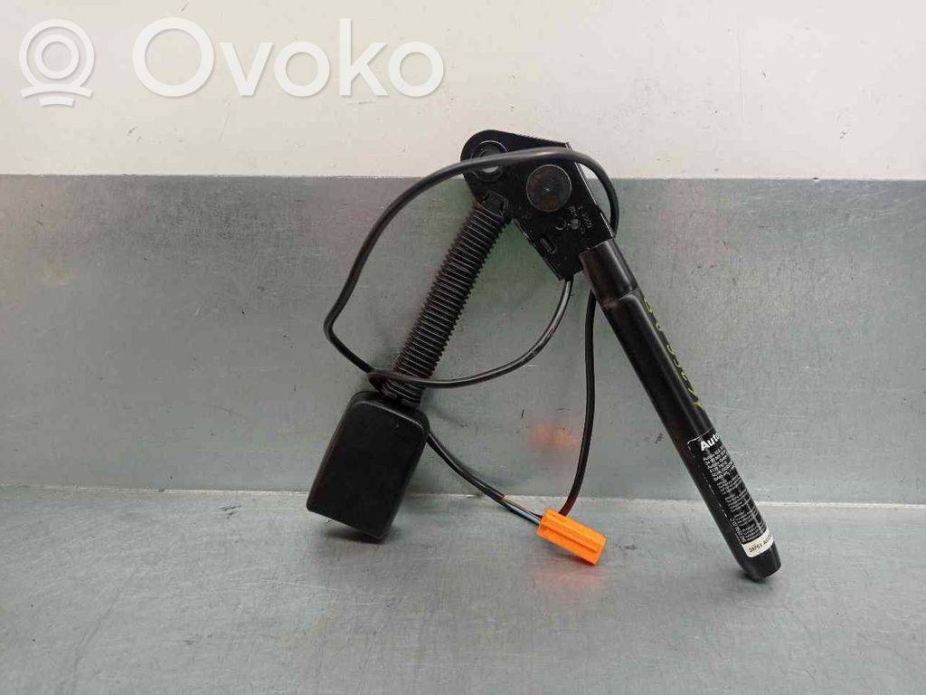 Ford Focus Front seatbelt buckle 